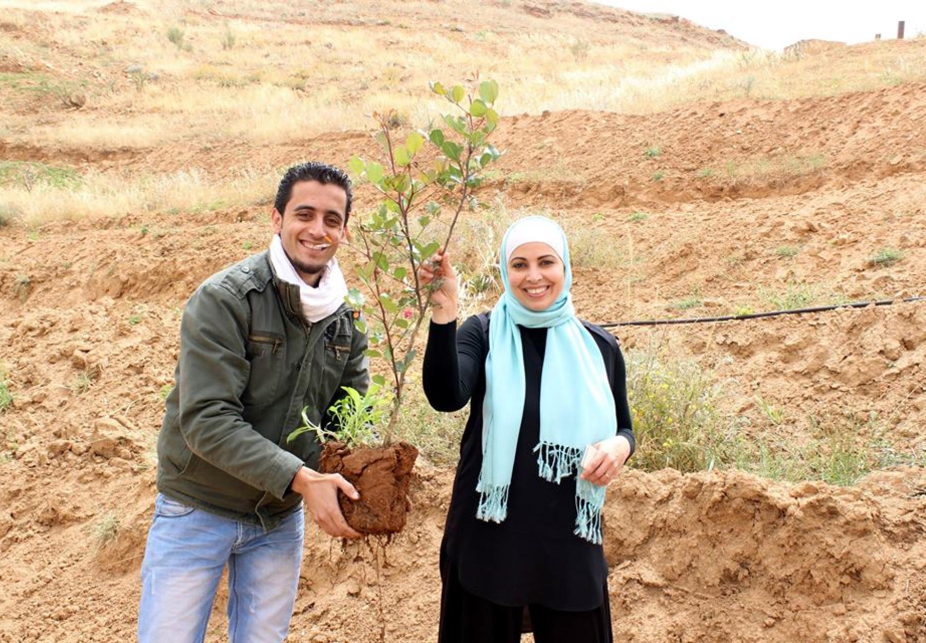زراعة أشتال الخروب بذكرى يوم الأرض مع السيفوي في غابة وزارة الزراعة