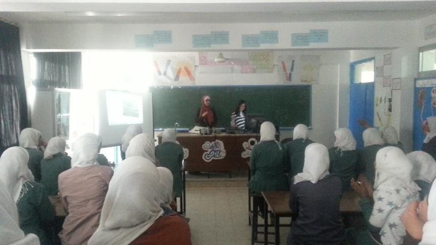 تقديم محاضرة في مدرسة إناث البقعة