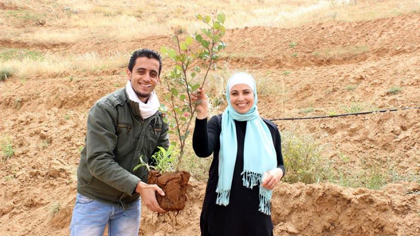 زراعة أشتال الخروب بذكرى يوم الأرض مع السيفوي في غابة وزارة الزراعة