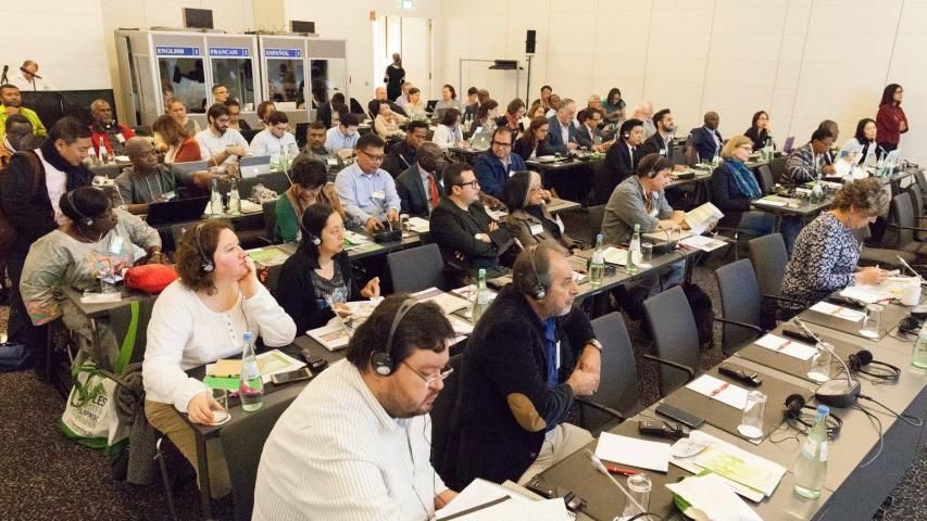 فعالية التنمية ايجابية ام سلبية