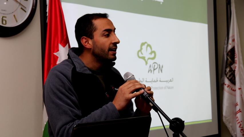 العربية تواصل حملة لو تعرف في المدارس والجامعات